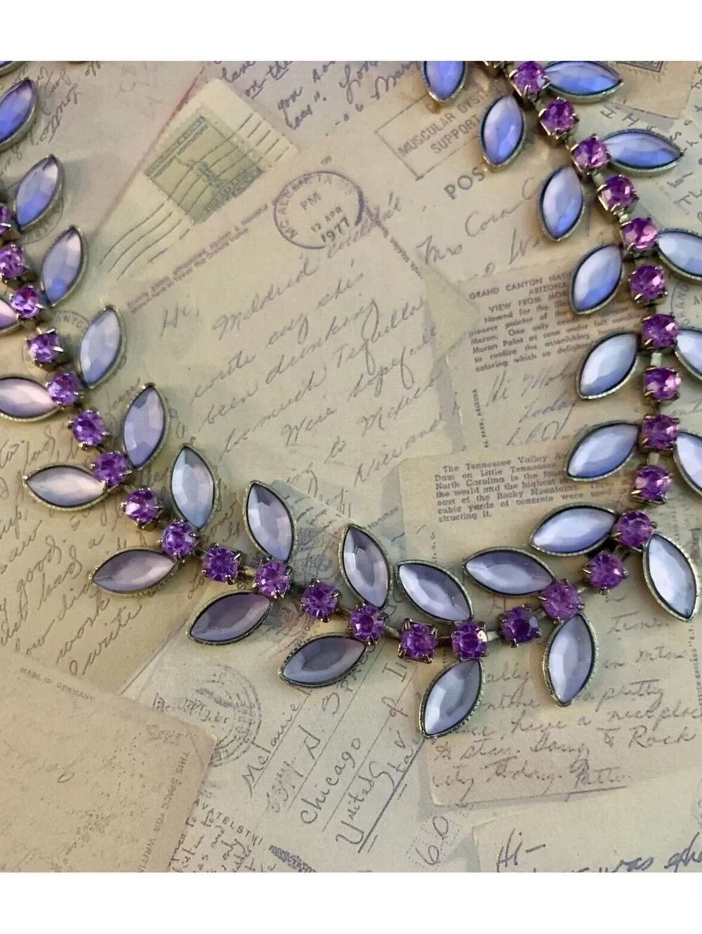 Vintage Gorgeous Purple Gem Leaf Necklace - Sparkle & Shine with Style!